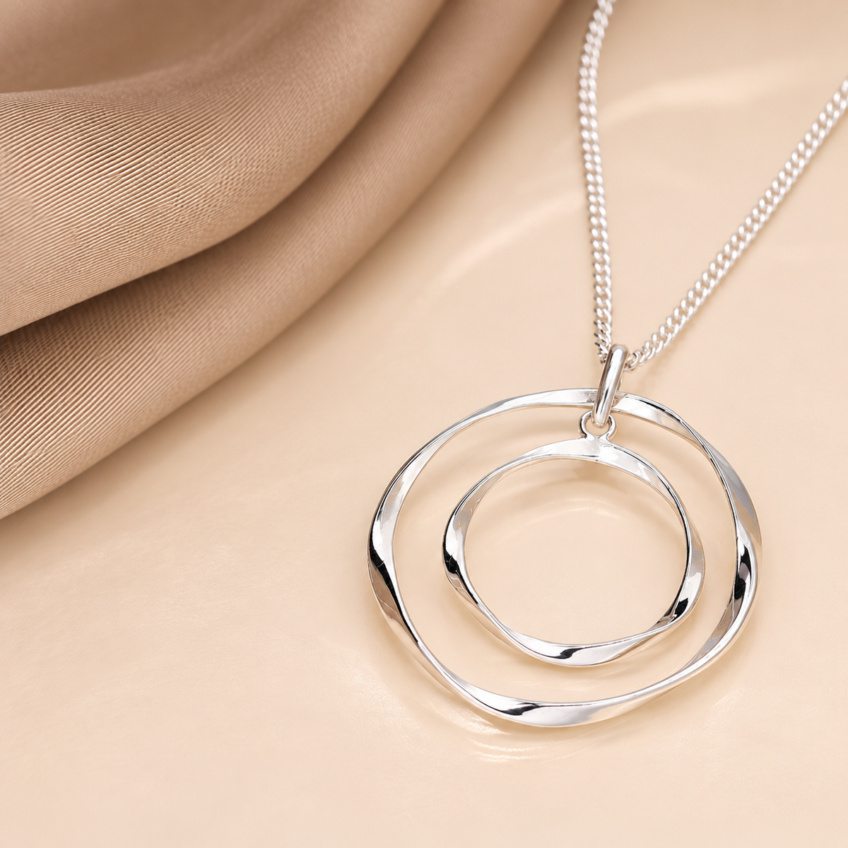 Sterling Silver Double Circle Pendant Necklace – Contemporary Elegance